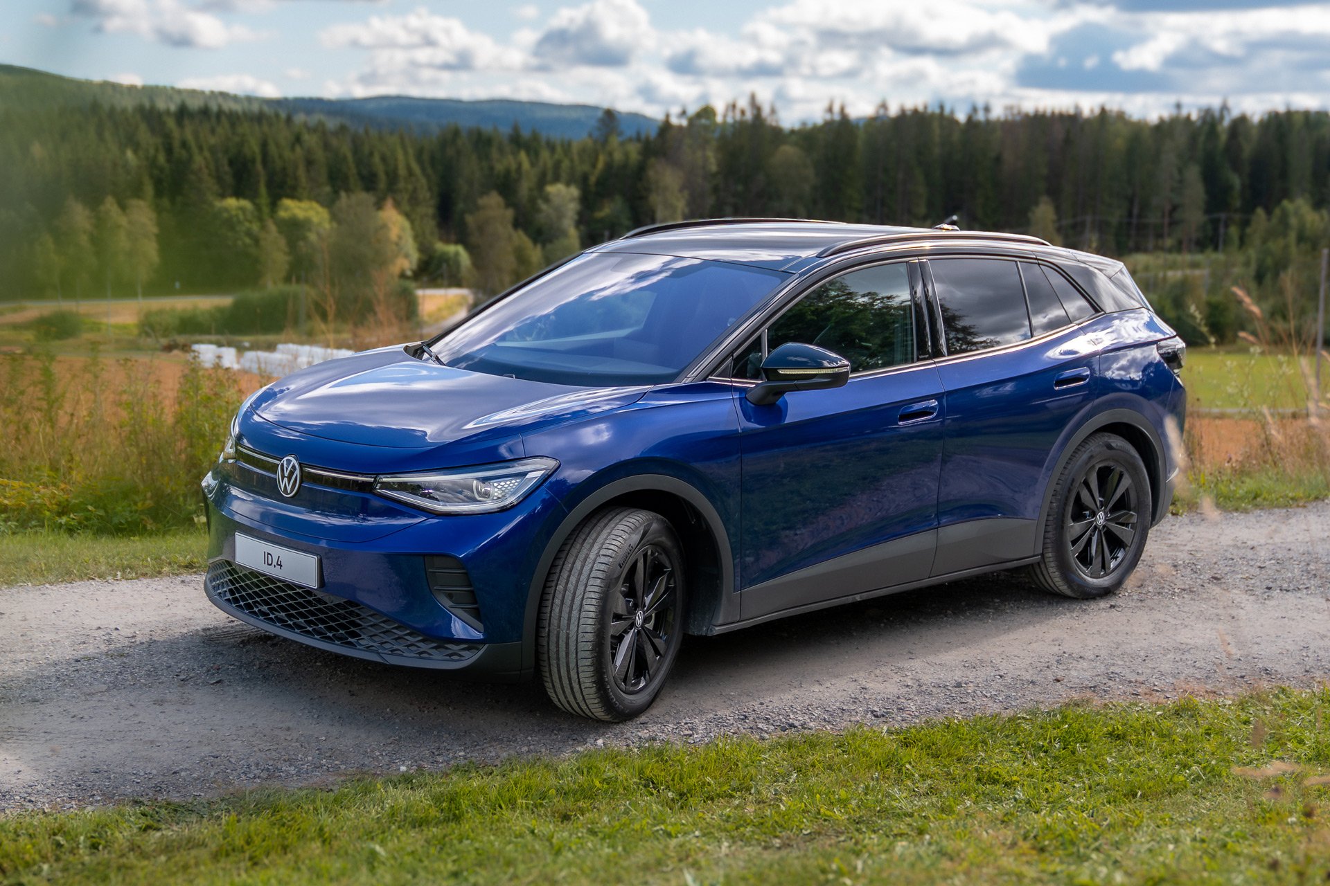 Frydenbø-Bil_ASV_VW_ID4_høst_25_skrå-foran2