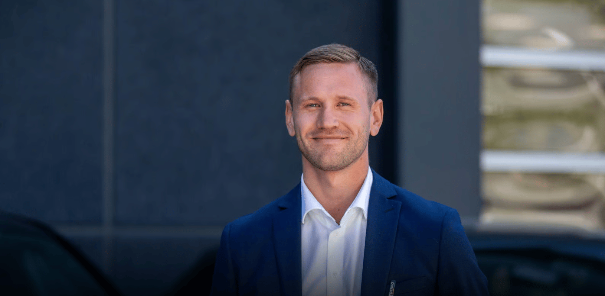 Frydenbø_bil_zeekr_ansatte_Daniel_nilsen_ute