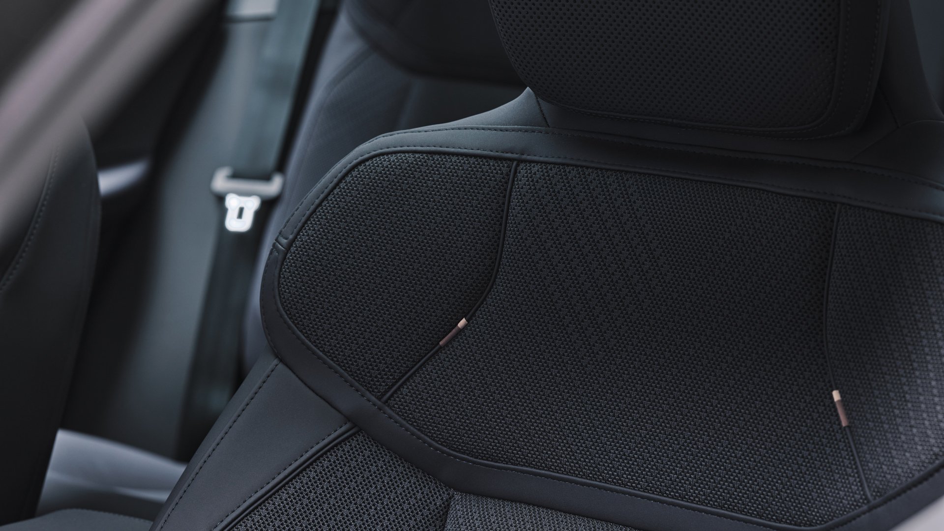 Nærbilde av setene til Volvo EX60