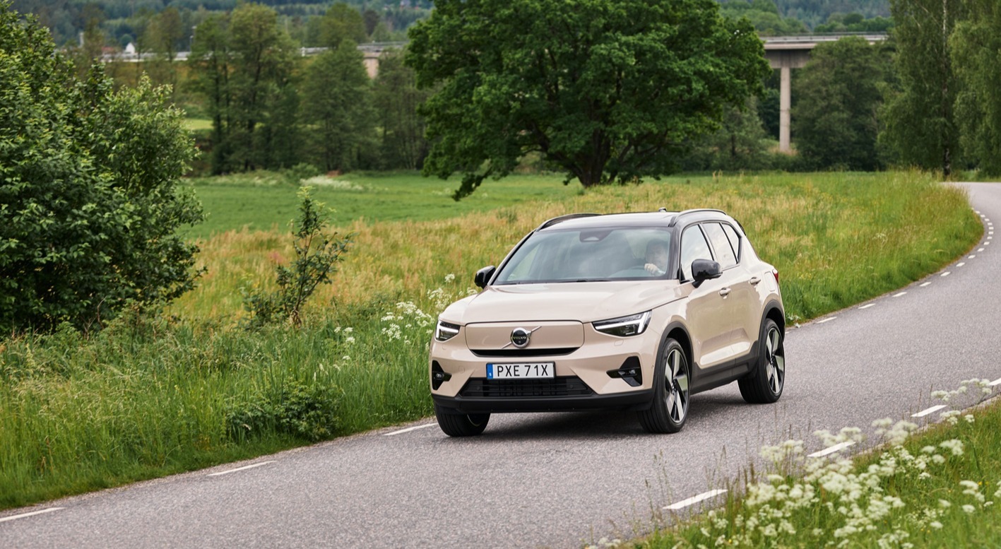 Frydenbø_Bil_Volvo_EX40_sommerkampanje_hero