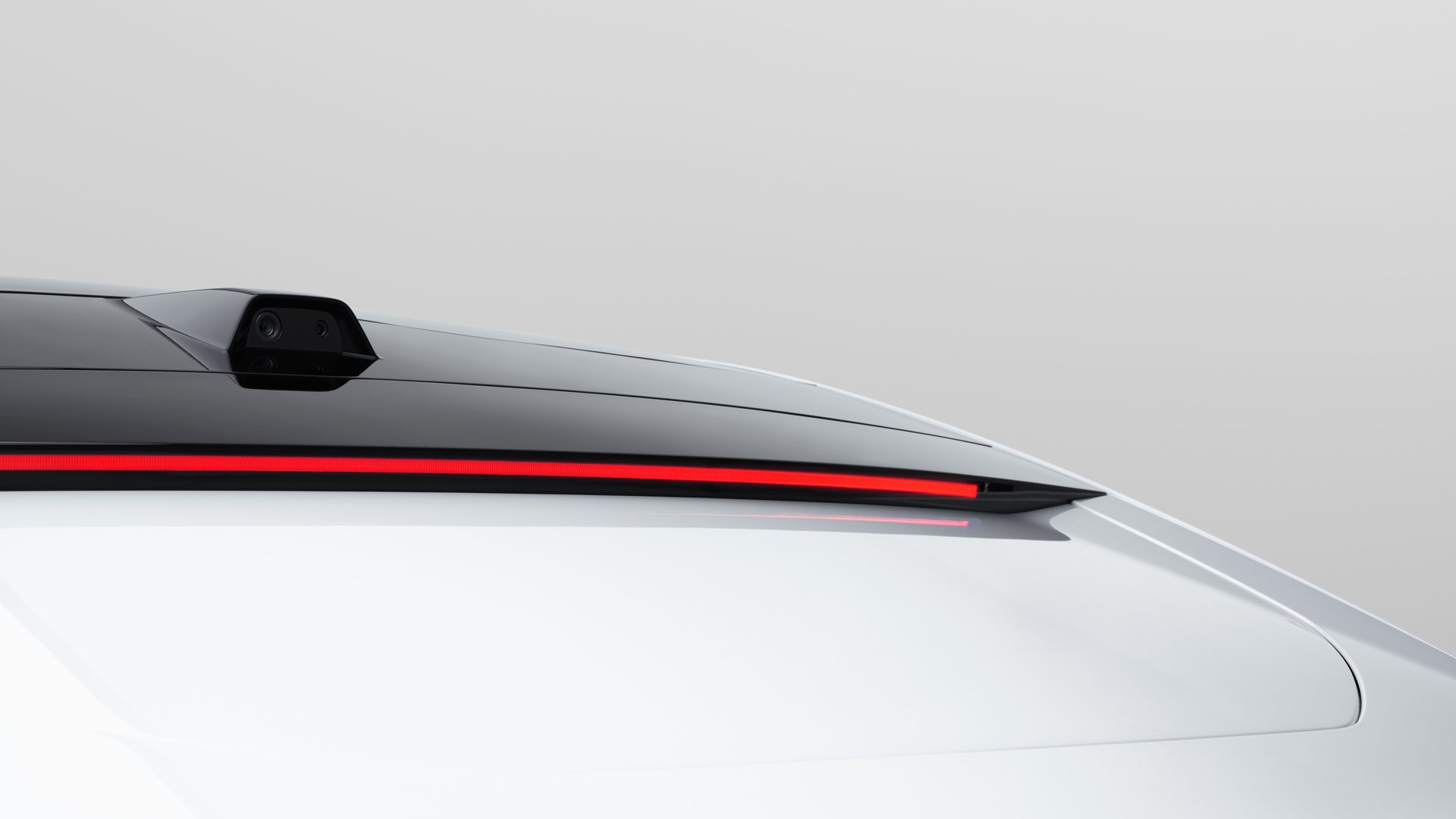 Detaljbilde av kamera som brukes til digitalt bakspeil hos Polestar 4