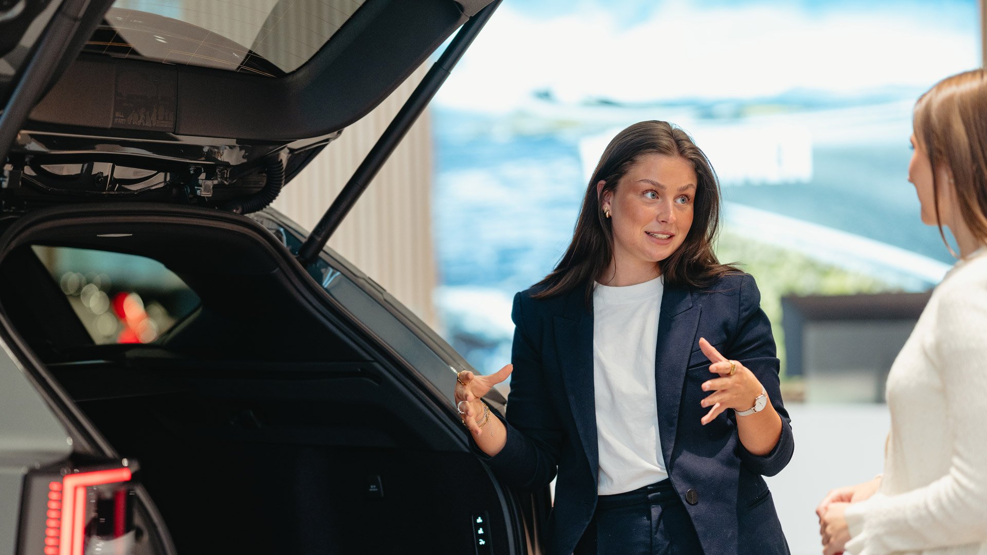 Frydenbø-Bil_VPL_Volvo_Kokstad_Nathalie-Skoglund_kunde