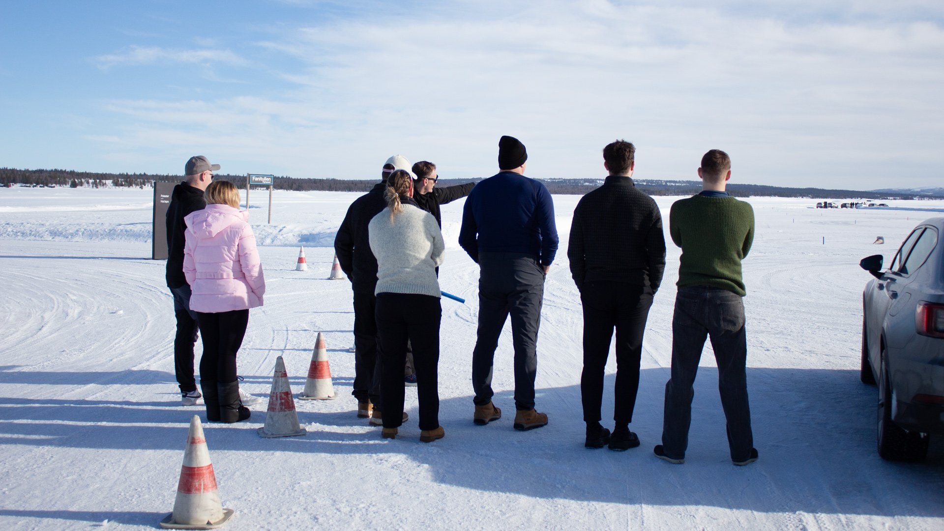 Forventningsfulle kunder på Tisleifjorden