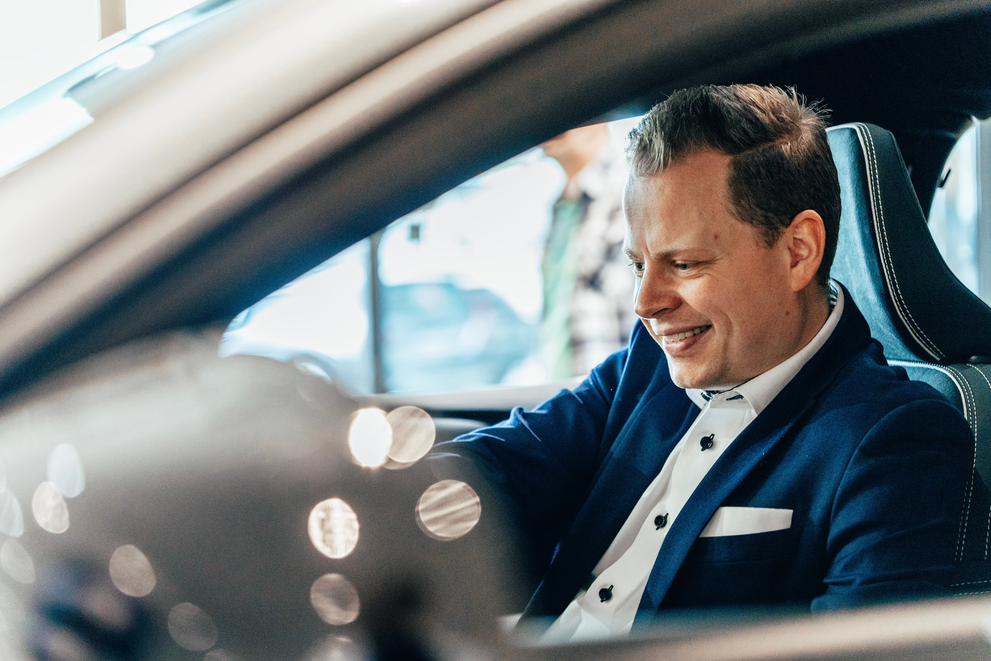 202410_Frydenbø Bil VPL_Åsane_Nybil_Volvo_selger_Fredrik_prøvekjøring_2